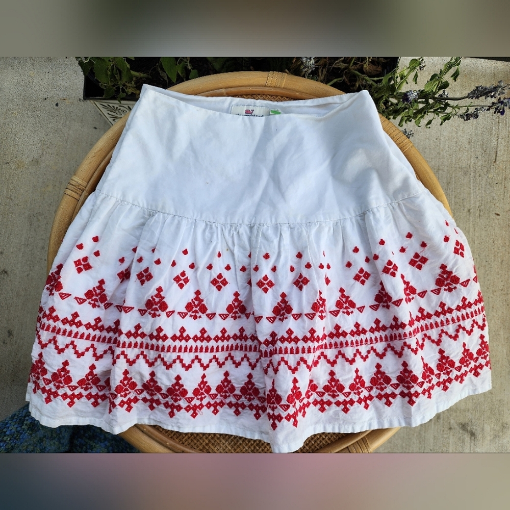 Vineyard Vines White and Red Embroidered Skirt Sz 2